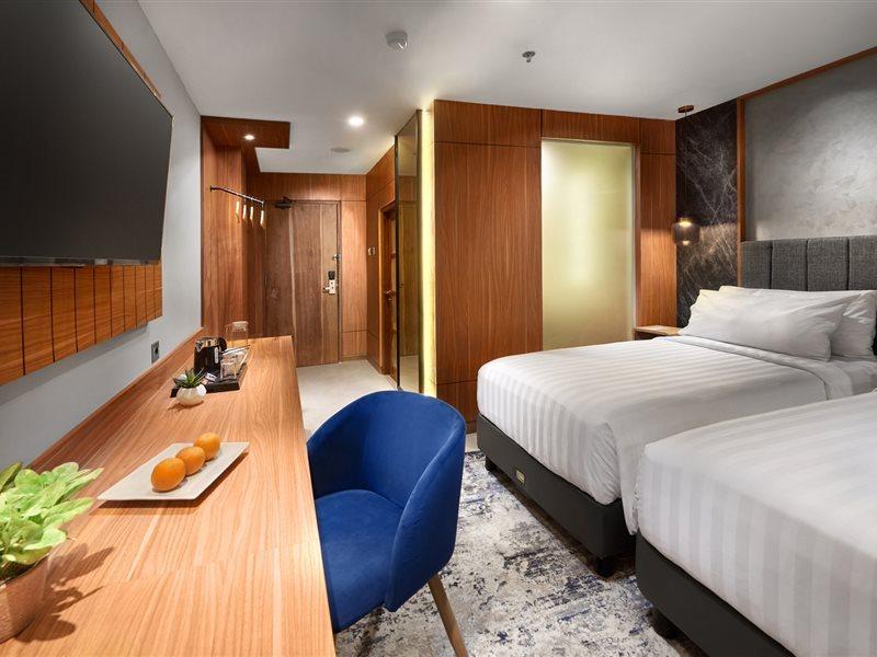 Hotel Aston Jemursari 3*